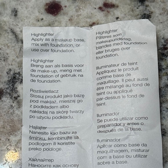 BECCA Champagne POP Shimmering Skin Perfector Liquid - Picture 5 of 8